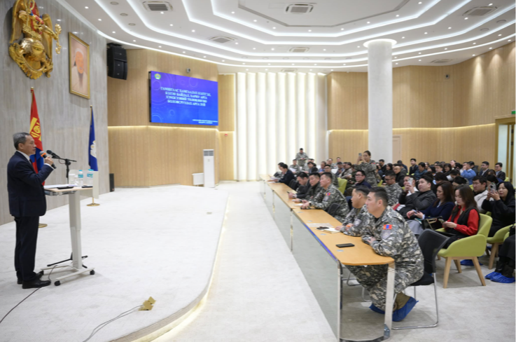 Нийслэлийн нутгийн захиргааны байгууллагуудын удирдлага, албан хаагчдад гамшгаас хамгаалах сургалт зохион байгуулж байна